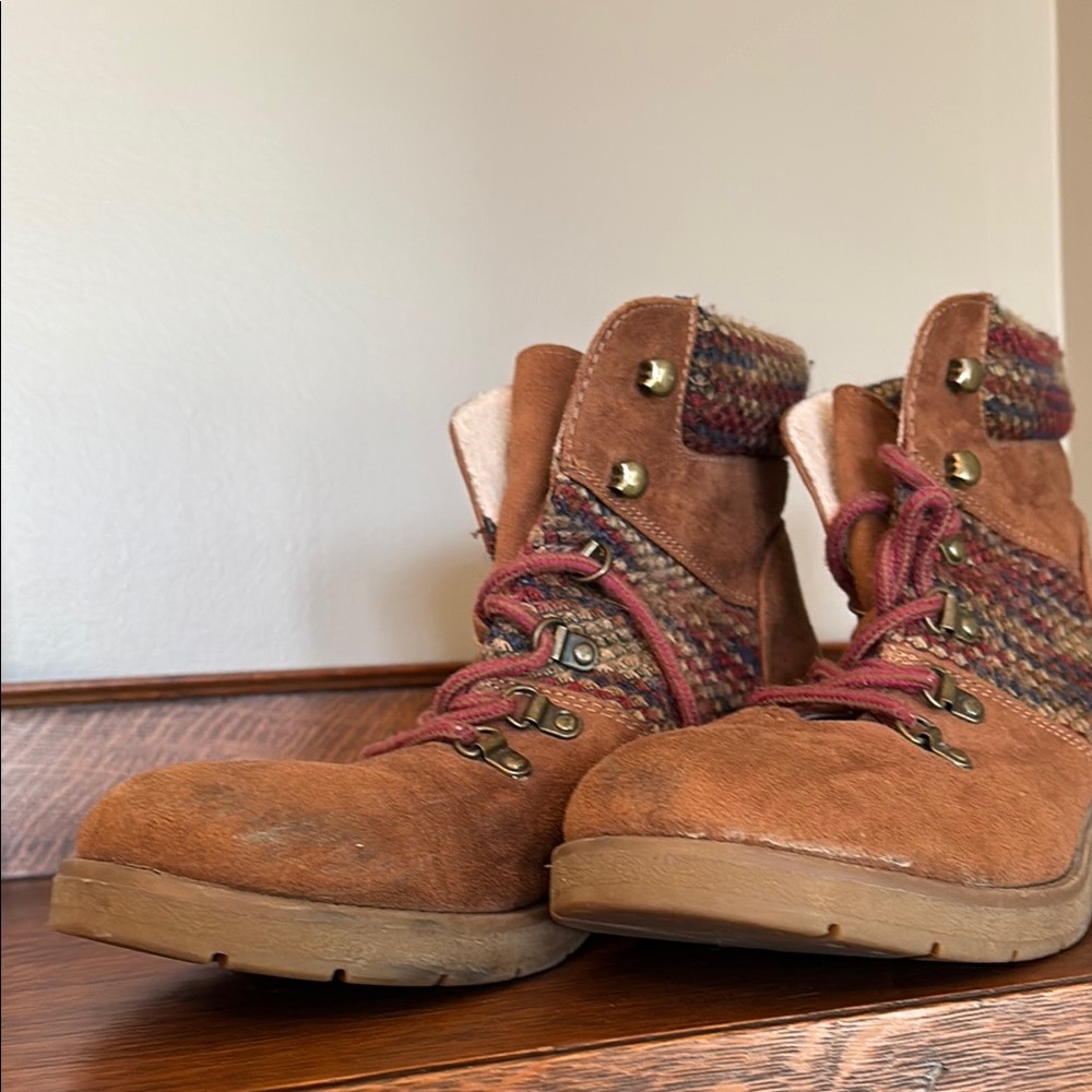Mossimo Supply Co. Lace Up Boots - Brown and Red